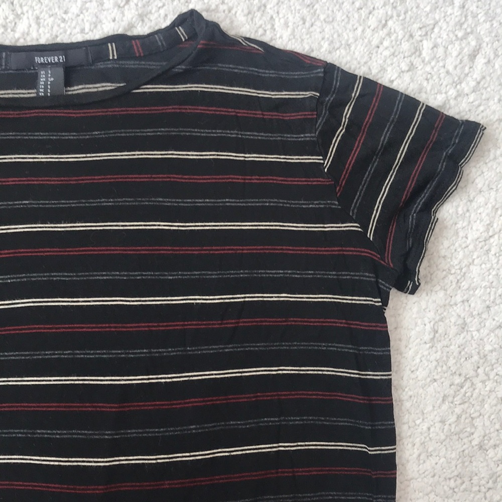 Forever 21 cropped t-shirt
